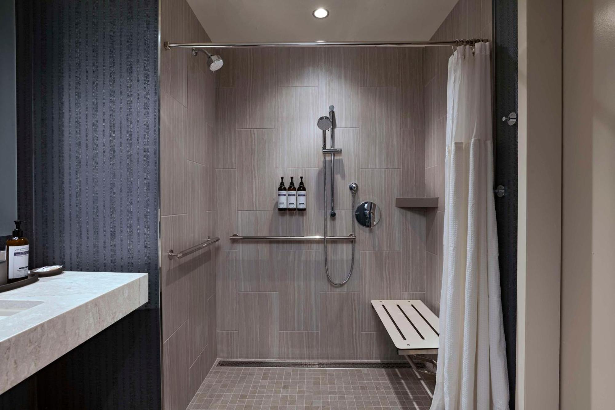 Hyatt Regency Conroe Hotel ภายนอก รูปภาพ